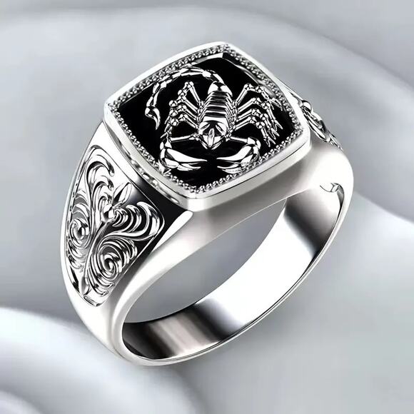 NEW Scorpion Ring Gothic Punk Style Black and Silver Mens Statement Ring Sz 10.5 - Picture 3 of 6